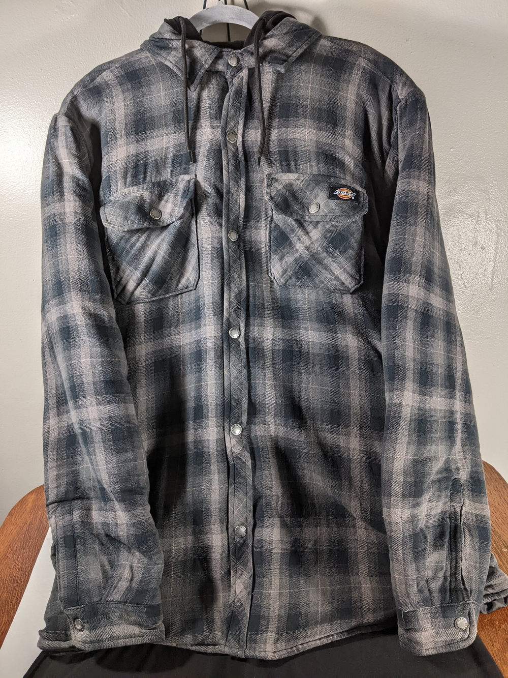 Dickies Men’s Black and Gray Plaid Hooded Button-Down Shirt. Size Large/Tall.